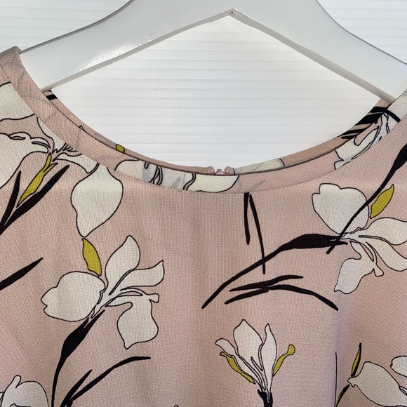 Veronika Maine Womens Pale Blush Floral Short Sleeved Blouse Workwear Size 12 - Picture 11 of 15